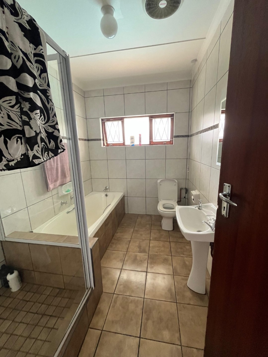 3 Bedroom Property for Sale in Beacon Bay Eastern Cape